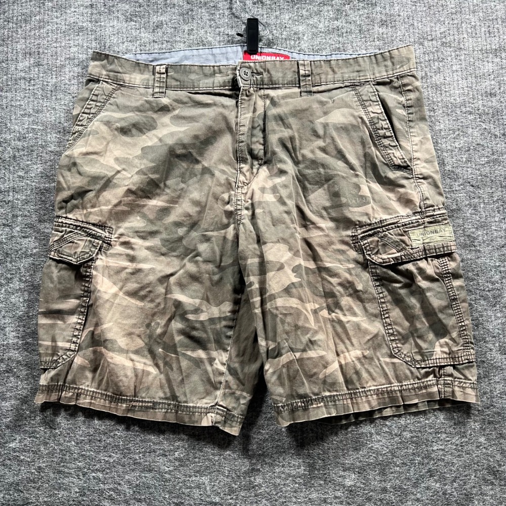 Unionbay Mens Camo Cargo Shorts Green Brown Size 38 Relaxed Fit Cotton